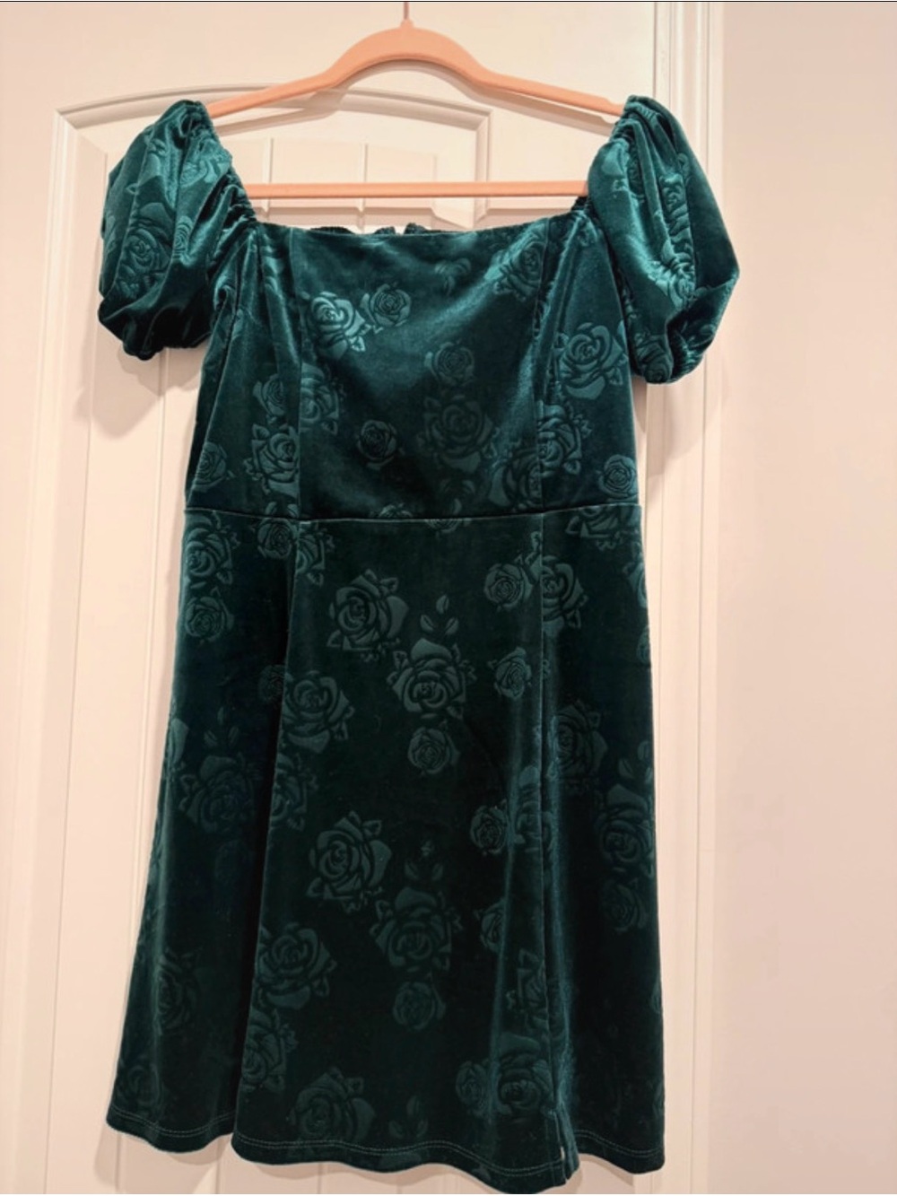 Francesca's Collections Emerald Green Velvet Puff Sleeve Mini Dress